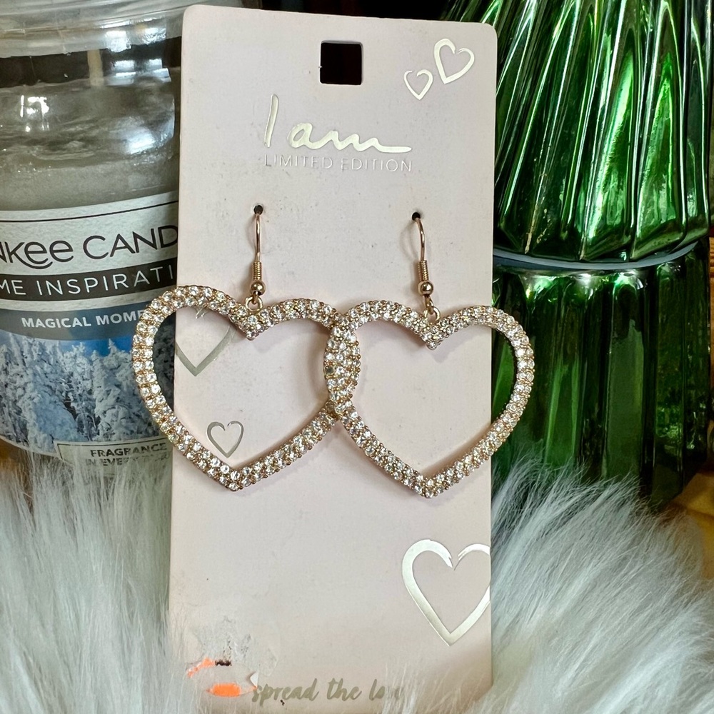 I am Dangled Heart Shaped Earrings